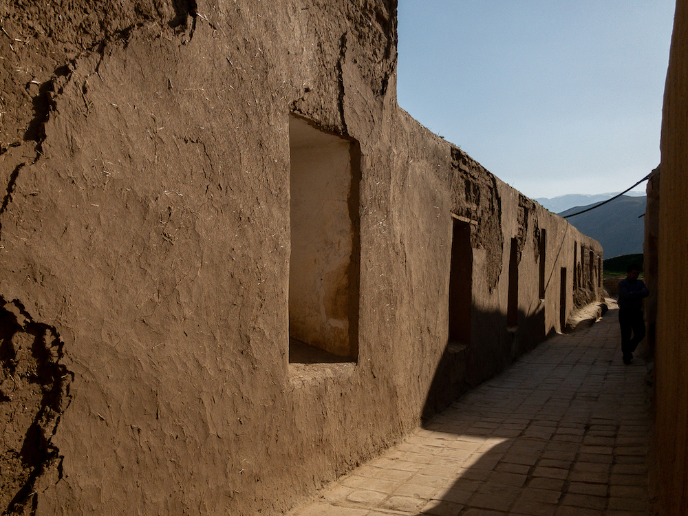 Rekonstruierte Lehmziegelarchitektur in Alt Nisa